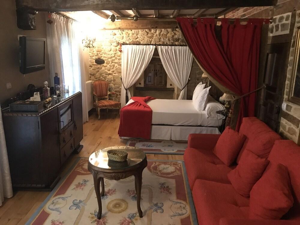 Palacio De Trasvilla Escobedo エクステリア 写真