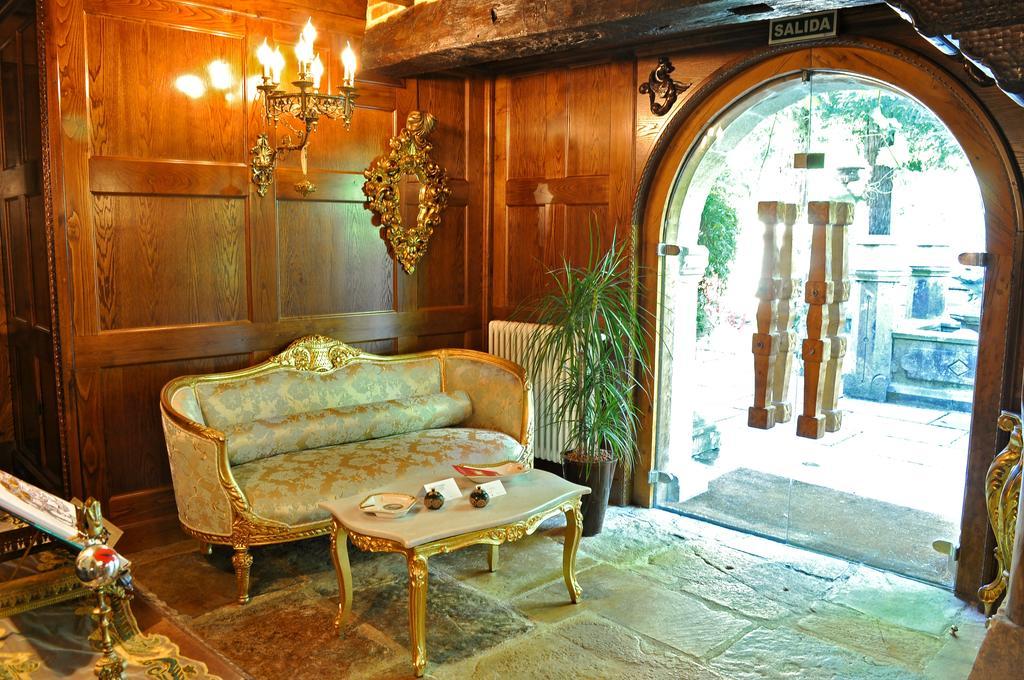 Palacio De Trasvilla Escobedo エクステリア 写真