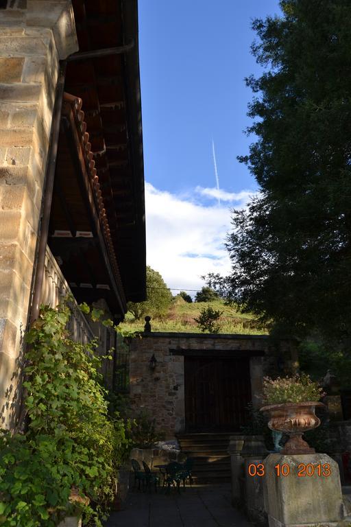 Palacio De Trasvilla Escobedo エクステリア 写真