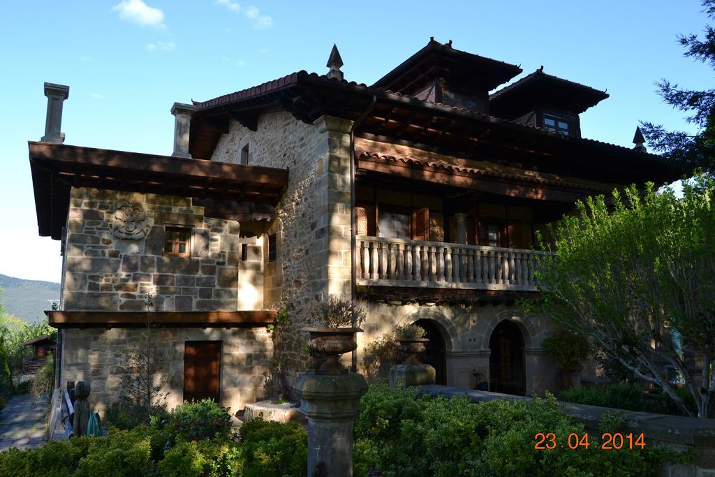 Palacio De Trasvilla Escobedo エクステリア 写真