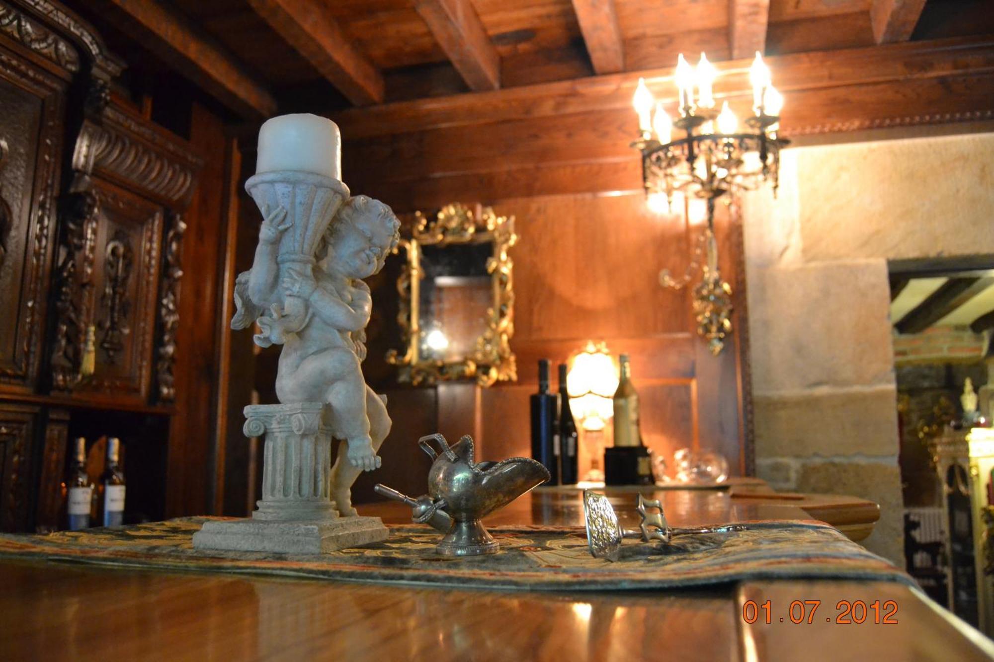 Palacio De Trasvilla Escobedo エクステリア 写真